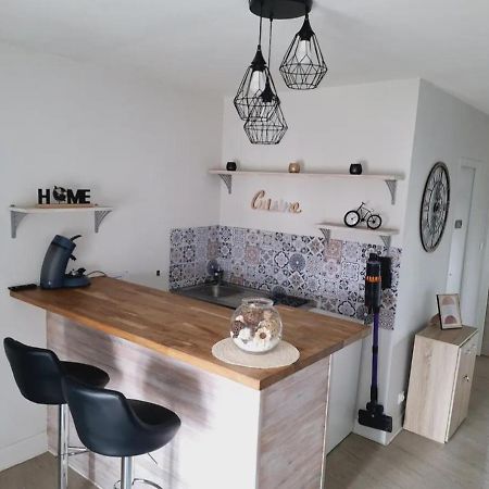 Appartement F2 Centre-Ville Issoire Avec Jolie Vue Kültér fotó