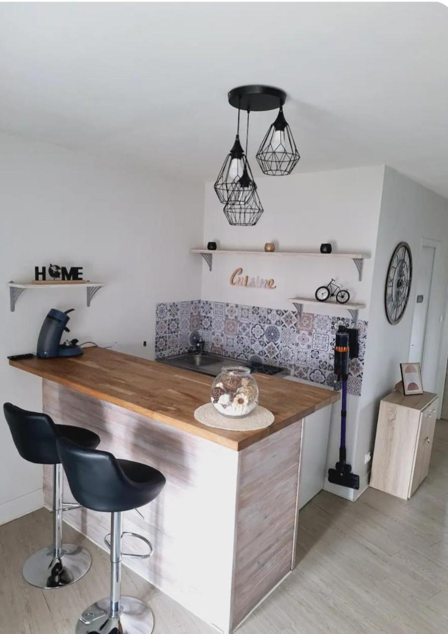 Appartement F2 Centre-Ville Issoire Avec Jolie Vue Kültér fotó